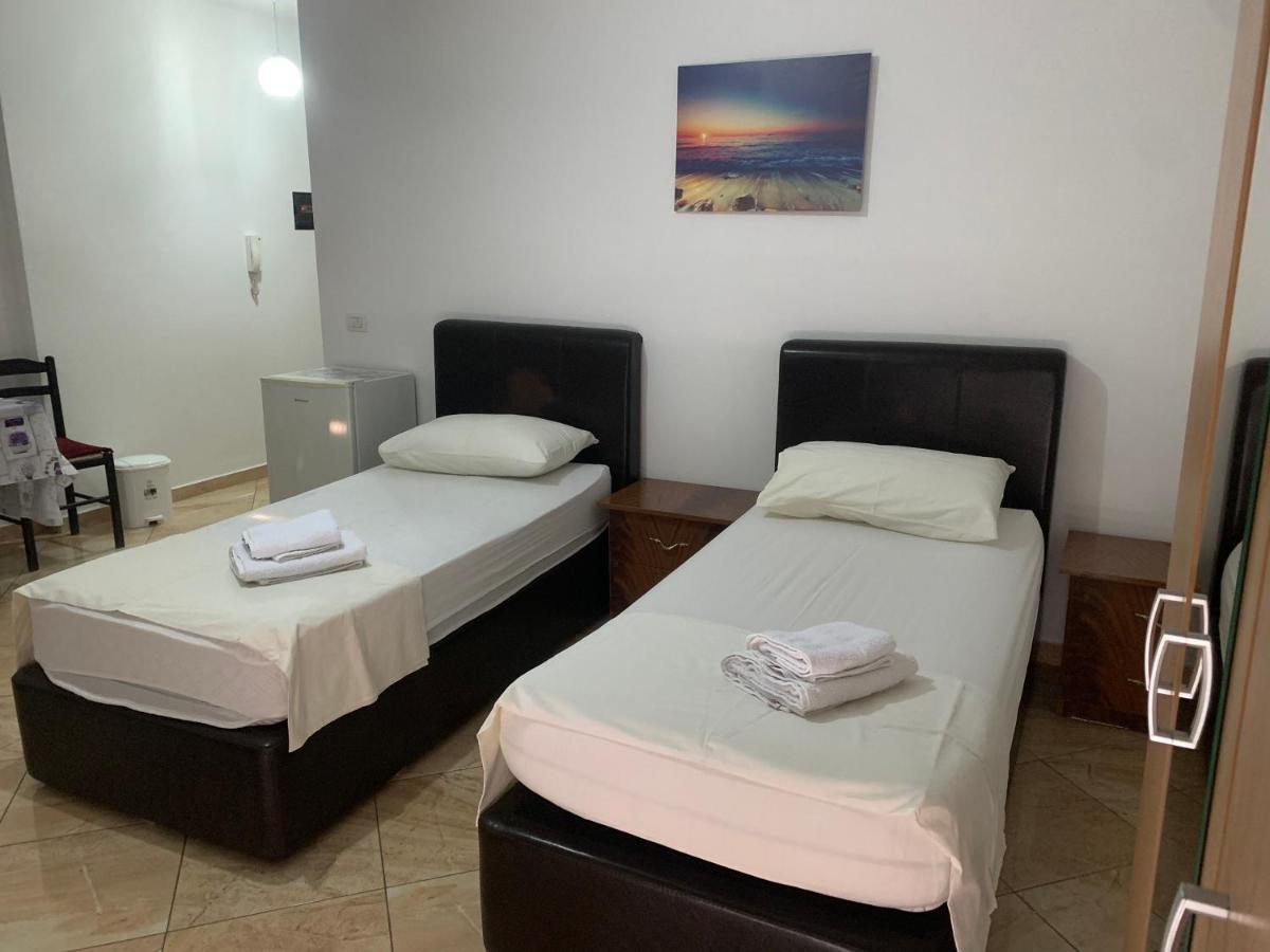 Kokomani 2 Apartment Durres Bagian luar foto