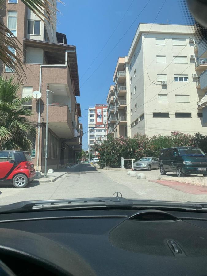 Kokomani 2 Apartment Durres Bagian luar foto